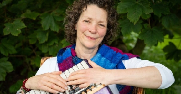 Lunchtime Live at WX: Karen Tweed